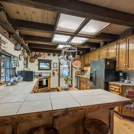 The Davies Family Inn - Adults Only